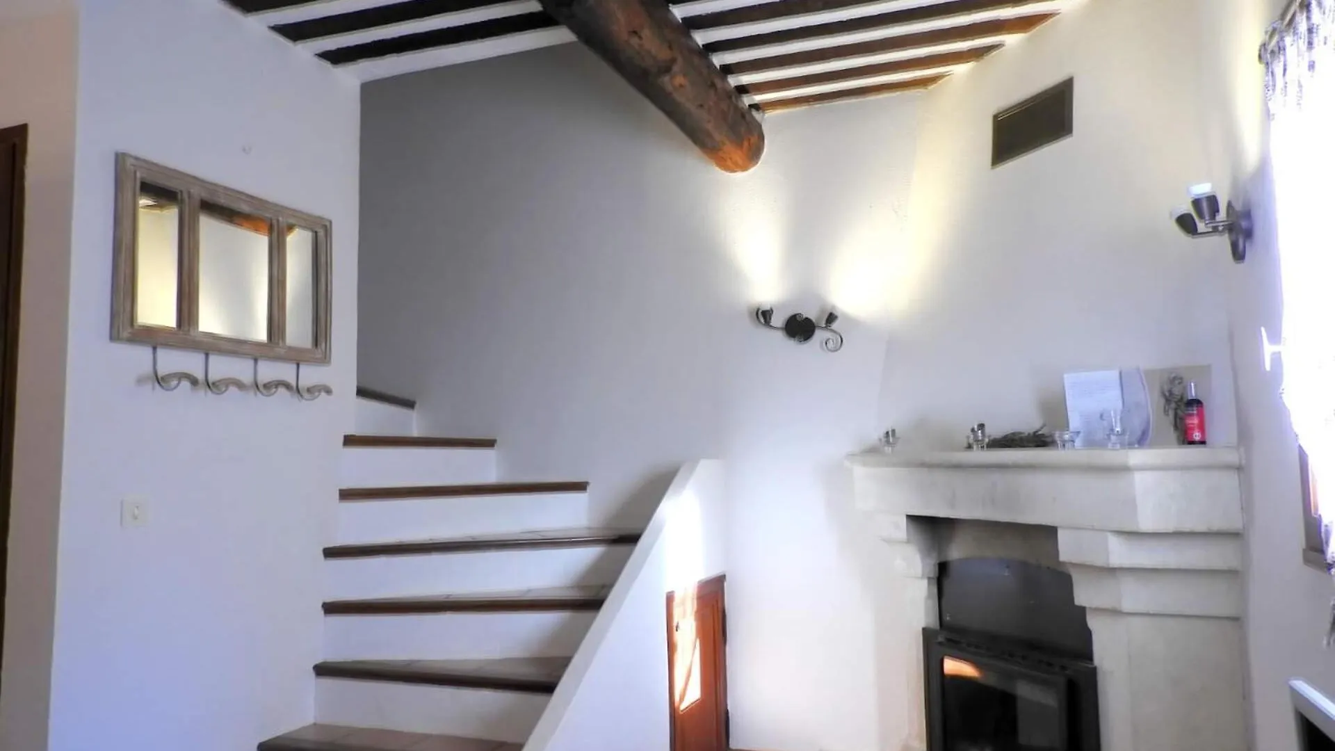 Sejour Au Pied Du Colorado Provencal, Avec Piscine Villa Rustrel France