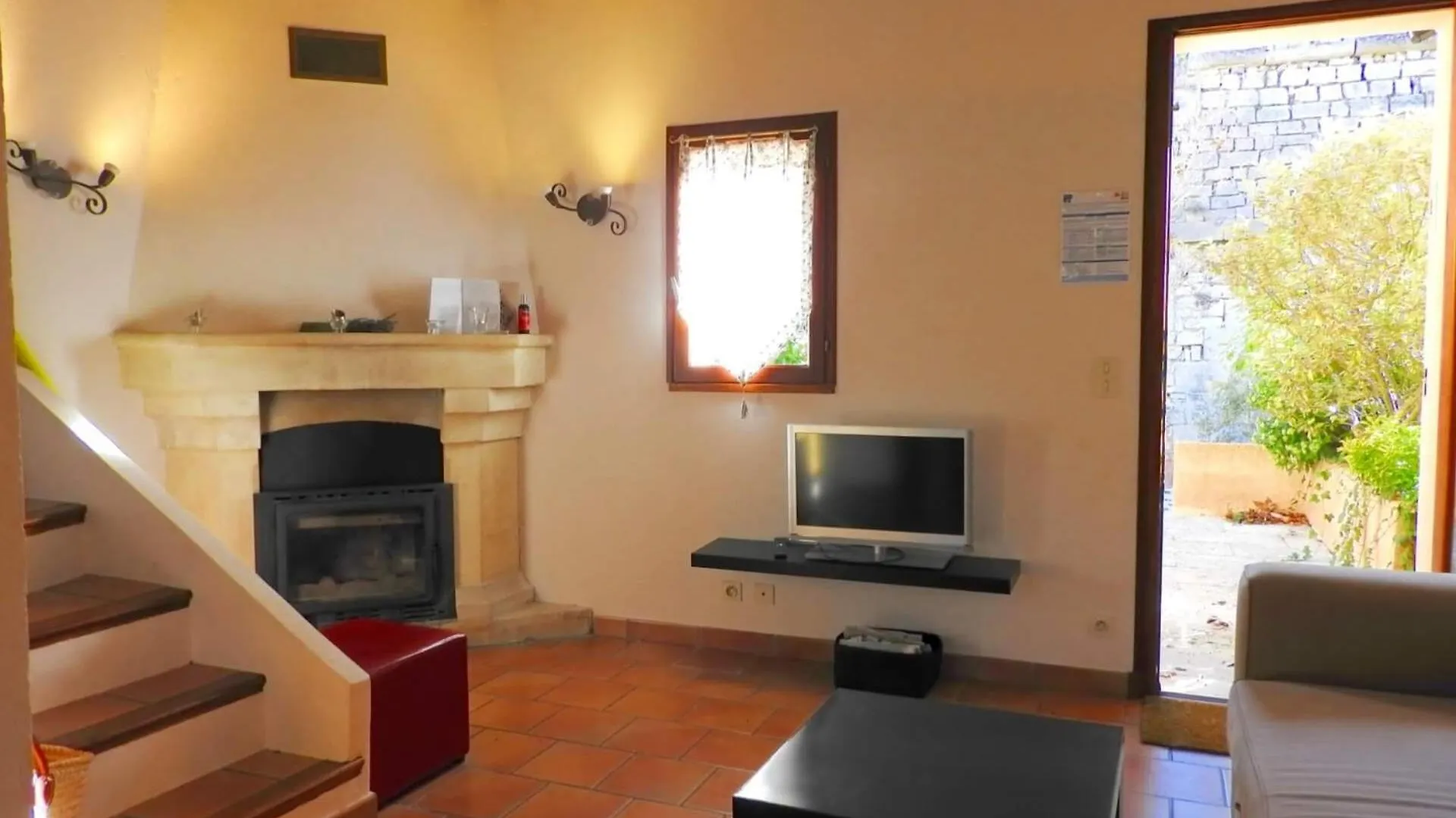 Sejour Au Pied Du Colorado Provencal, Avec Piscine Villa Rustrel 0*,  France