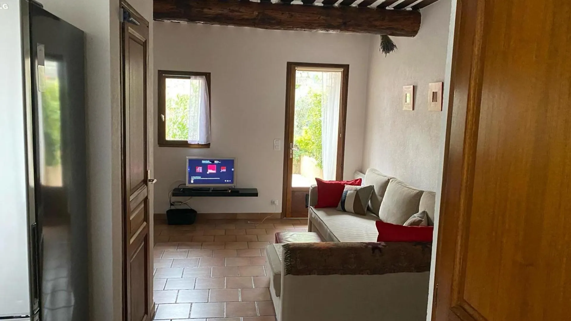 Sejour Au Pied Du Colorado Provencal, Avec Piscine Villa Rustrel